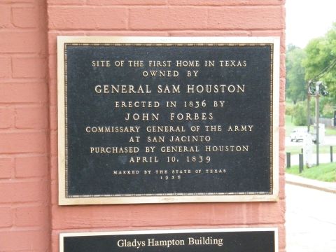 1909 Ford Model T - A historical marker details the site of the first home owned by General Sam Houston in Texas.
