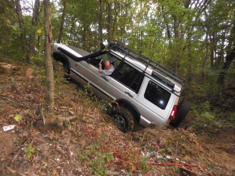 1983 Ford Bronco - He kept hunting & digging so long that the fuel pump ran dry & the engine stalled, so I drove around & strapped on. But his LHR tire had du…