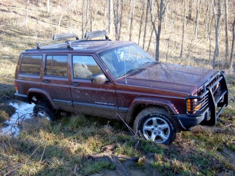 1995 Ford Bronco - BFG's still suck in the mud