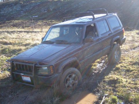 1995 Ford Bronco - Stuck again, I got stuck tryin to get him un-stuck, but then i got loose and pulled him out