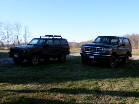 1995 Ford Bronco - Resting after a whole lot of fun
