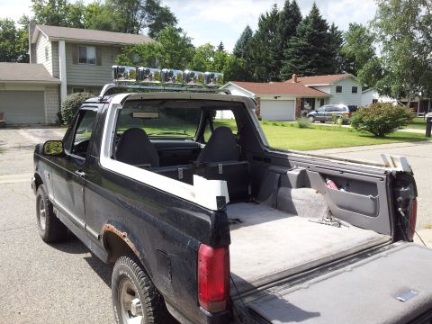 1995 Ford Bronco - Still looks good.