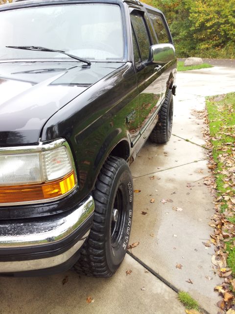 1995 Ford Bronco - Gives it a mean stance.