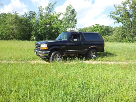 1995 Ford Bronco - Mounted up.