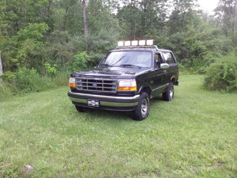 1995 Ford Bronco - Posing, killing the alternator.
