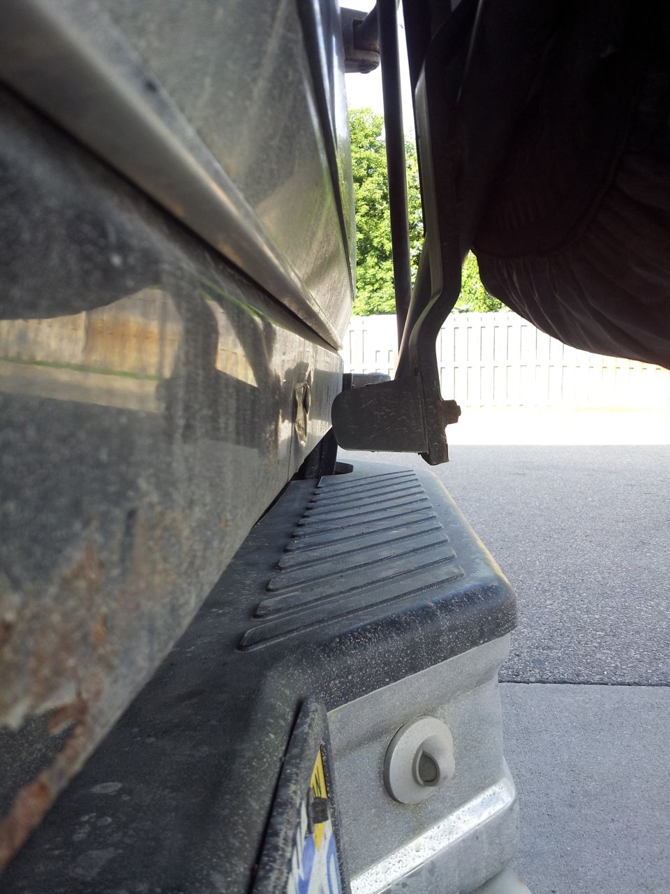 That used to touch the tailgate. Used to.