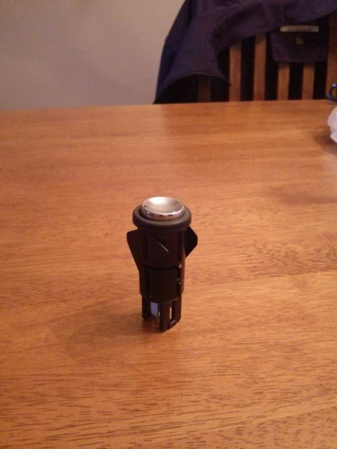 2007 Ford Crown Victoria - 98 Chrome Trunk release button. Fits on door. I also have the 95 P91 trunk release button. For Sale Contact me: henry7023 at att dot net to…