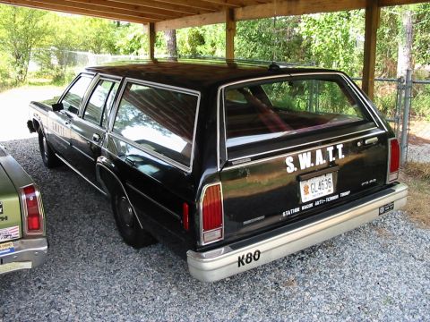 2004 Ford Crown Victoria photo