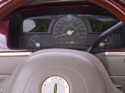 2001 Ford Crown Victoria photo
