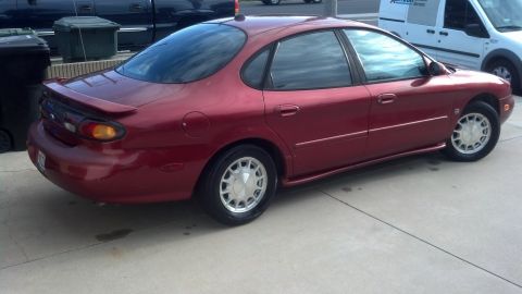 1996 Ford Taurus photo