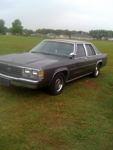 1991 Ford LTD Crown Victoria photo