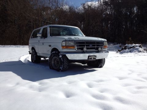1992 Ford Bronco photo