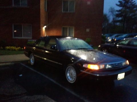 1997 Ford Crown Victoria photo