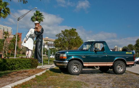 1994 Ford Bronco photo