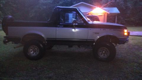 1990 Ford Bronco photo