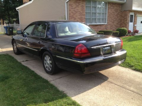 2004 Mercury Grand Marquis photo