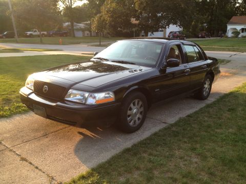 2004 Mercury Grand Marquis photo