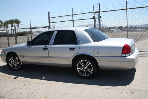 2004 Ford Crown Victoria photo