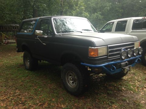 1990 Ford Bronco photo