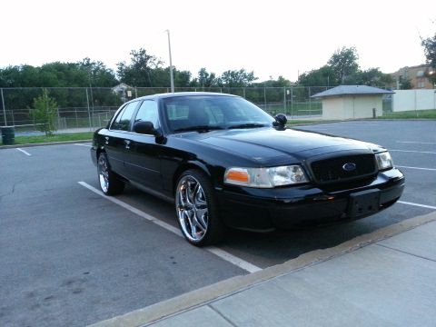 2006 Ford Crown Victoria photo