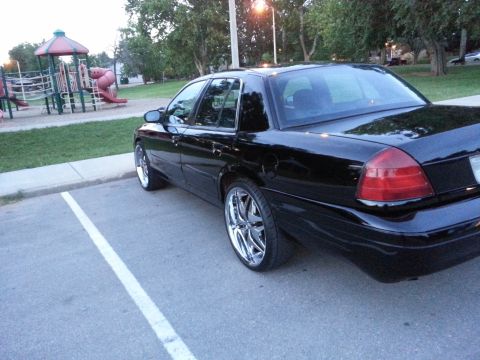 2006 Ford Crown Victoria photo