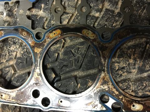 2005 Ford Excursion photo