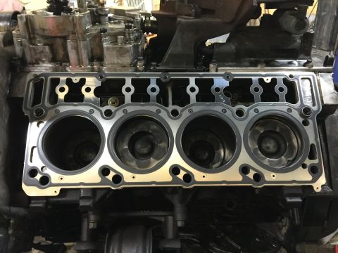 2005 Ford Excursion photo