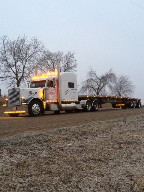 2003 Peterbilt 379 photo