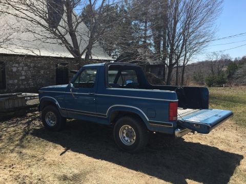 1984 Ford Bronco photo