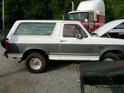 1993 Ford Bronco photo