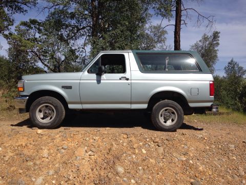 1996 Ford Bronco photo