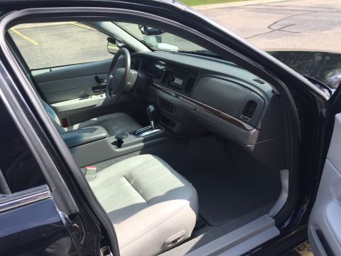 2007 Ford Crown Victoria photo