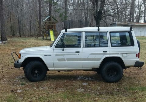 1990 Mitsubishi Montero photo