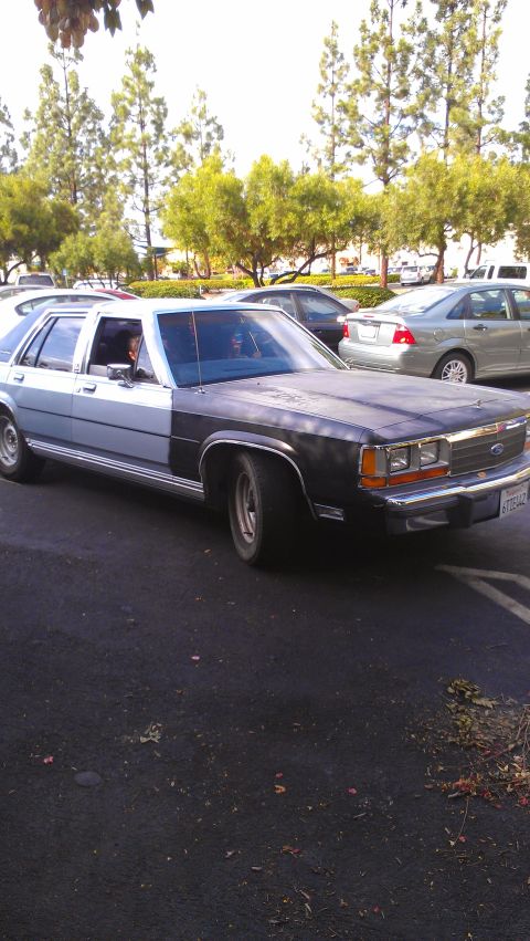 1989 Ford LTD Crown Victoria photo