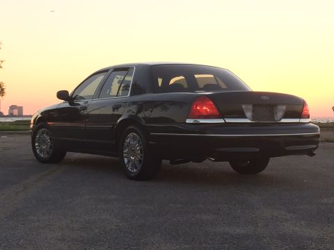 2008 Ford Crown Victoria photo