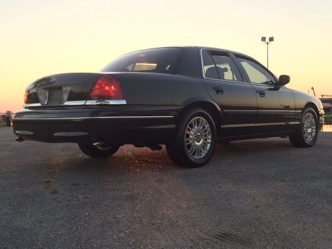 2008 Ford Crown Victoria photo
