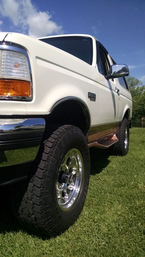 1994 Ford Bronco photo