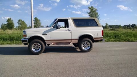 1994 Ford Bronco photo