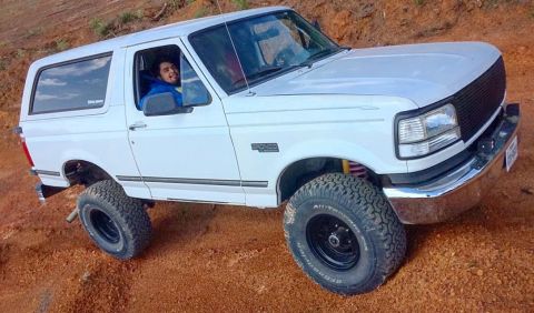 1996 Ford Bronco photo
