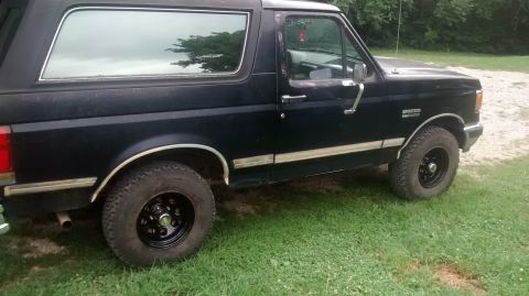 1990 Ford Bronco photo