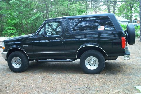1996 Ford Bronco photo