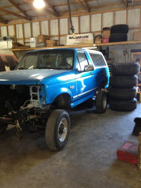 1995 Ford Bronco photo