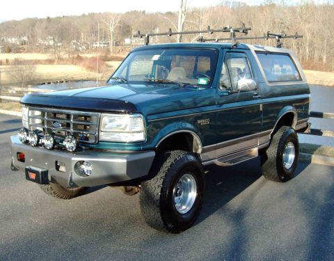 1996 Ford Bronco photo