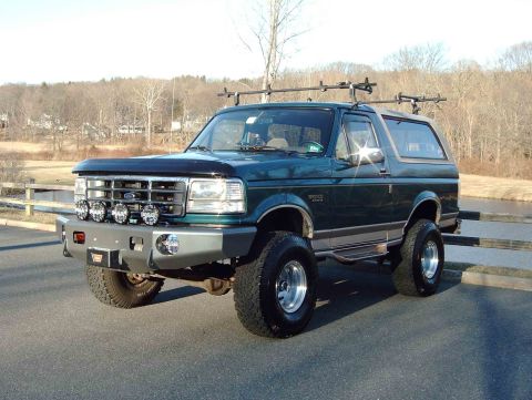 1996 Ford Bronco photo