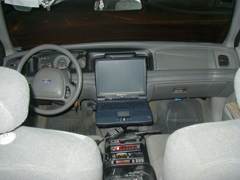 2001 Ford Crown Victoria photo
