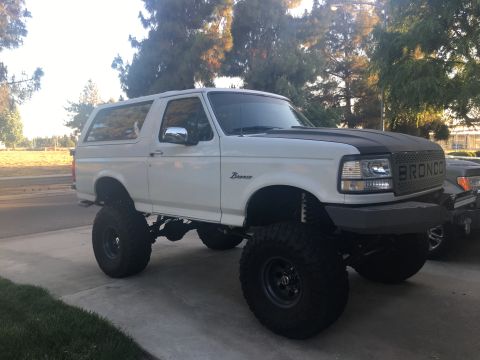 1995 Ford Bronco photo