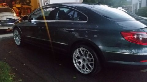 2010 Volkswagen Passat photo