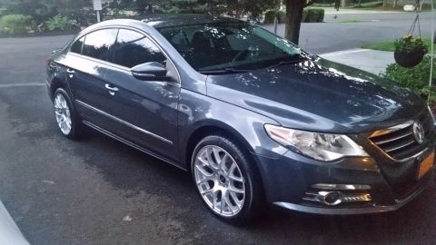 2010 Volkswagen Passat photo