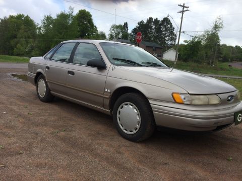 1995 Ford Taurus photo