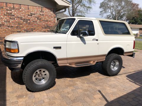 1995 Ford Bronco photo